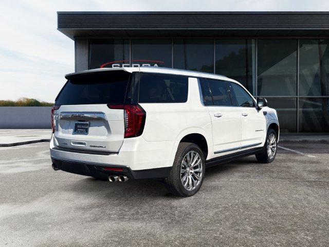 Used 2021 GMC Yukon XL Denali w/ Denali Ultimate Package AWD/4WD image 5
