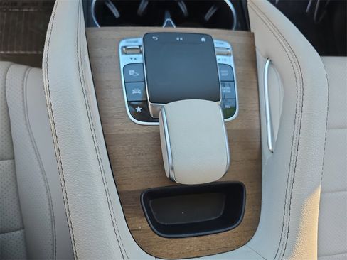 Used 2020 Mercedes-Benz GLE 350 4MATIC image 28