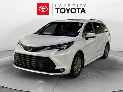Used 2025 Toyota Sienna XLE