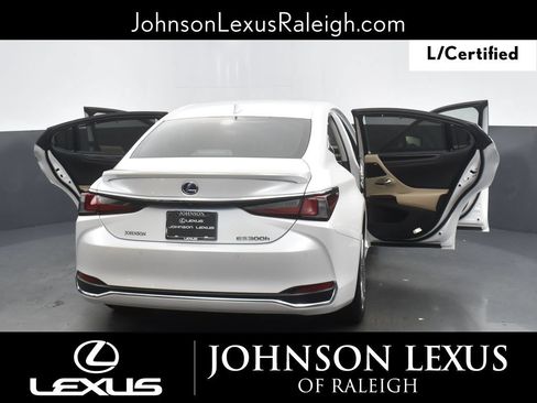 Used 2021 Lexus ES 300h Ultra Luxury w/ Accessory Package 2 FWD image 34