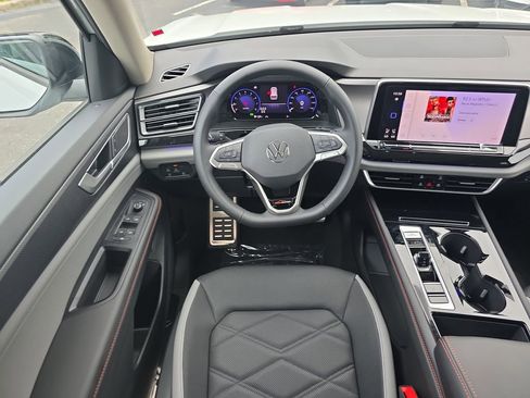 New 2026 Volkswagen Atlas Peak Edition AWD/4WD image 15
