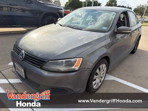 Used 2014 Volkswagen Jetta SE FWD image 1