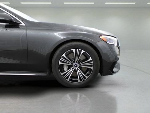 Used 2025 Mercedes-Benz E 450 4MATIC Sedan image 18