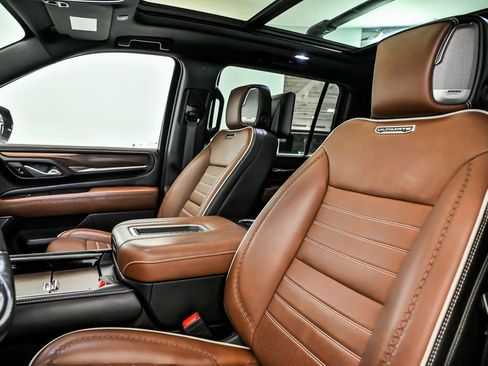 Used 2023 GMC Yukon XL Denali Ultimate image 13
