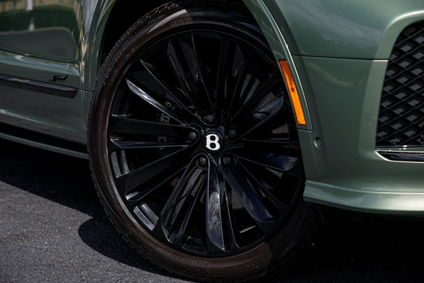 Used 2023 Bentley Bentayga Speed AWD/4WD image 27