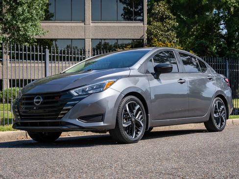 Used 2023 Nissan Versa SR w/ Trunk Package FWD image 1