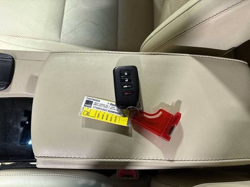 Used 2013 Lexus ES 350 w/ Luxury Pkg FWD image 33