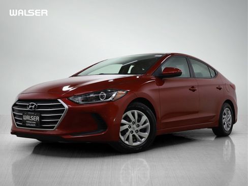 Used 2017 Hyundai Elantra SE image 1