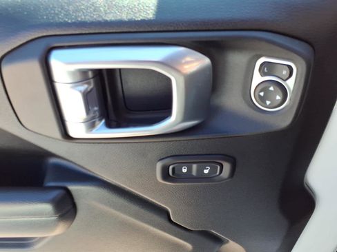 Used 2021 Jeep Wrangler Unlimited Sport image 20