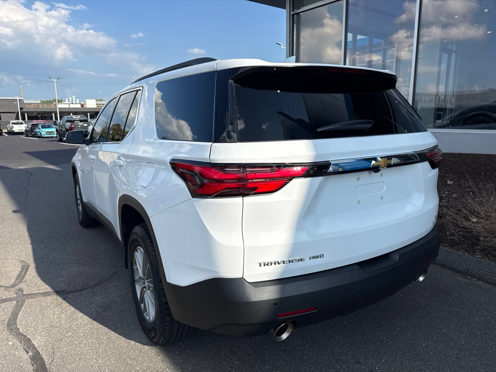 Used 2023 Chevrolet Traverse LT AWD/4WD image 8