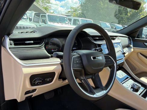 New 2026 Jeep Grand Cherokee Limited AWD/4WD image 8
