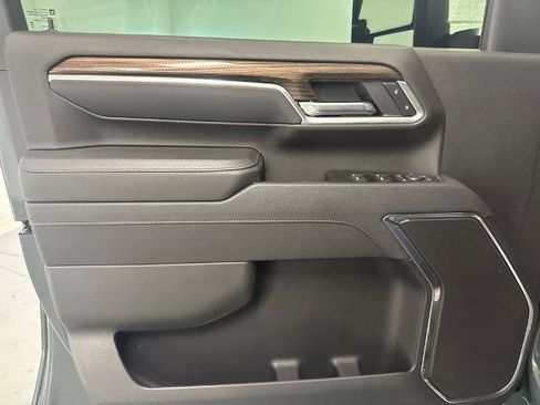 Used 2025 Chevrolet Silverado 2500 LT w/ Trail Boss Package AWD/4WD image 11