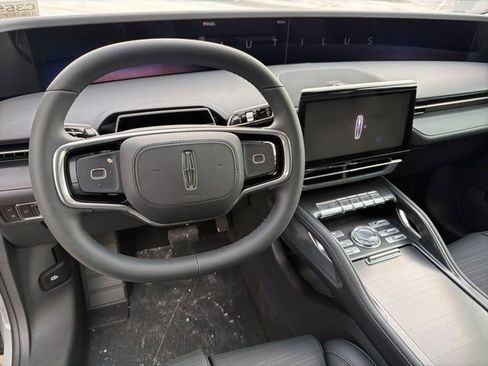 New 2026 Lincoln Nautilus Reserve image 13