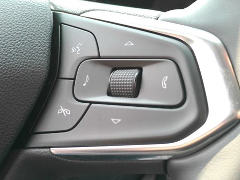 Certified 2025 Chevrolet Trax ACTIV w/ Driver Confidence Package FWD image 24