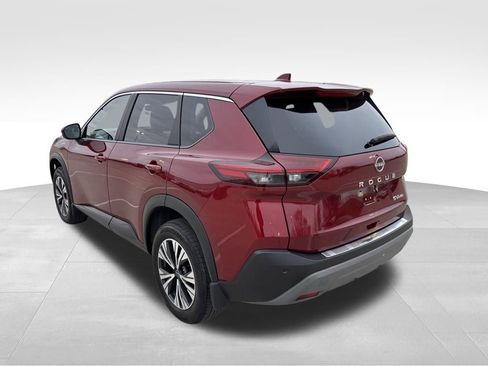 Used 2023 Nissan Rogue SV image 3
