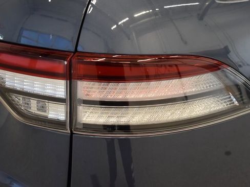 Used 2021 Lincoln Aviator Reserve w/ Equipment Group 202A image 12