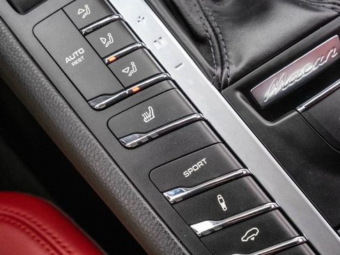 Used 2017 Porsche Macan GTS image 22