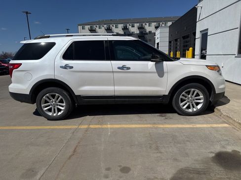 Used 2013 Ford Explorer XLT AWD/4WD image 5