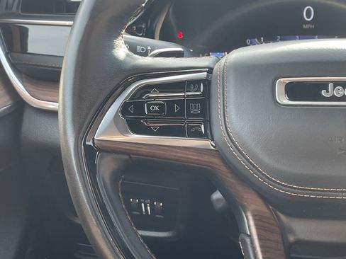 Used 2023 Jeep Grand Cherokee L Summit w/ Advanced Protech Group IV image 19