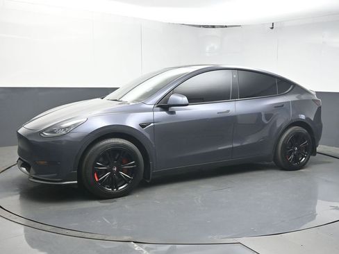 Used 2023 Tesla Model Y Long Range AWD/4WD image 4