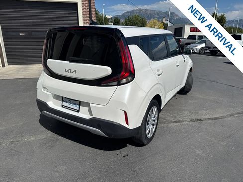 Used 2023 Kia Soul LX FWD image 7