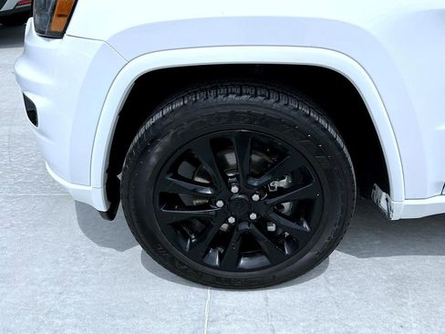 Used 2019 Jeep Grand Cherokee Altitude AWD/4WD image 23