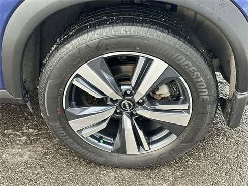 Used 2023 Nissan Rogue Platinum image 5