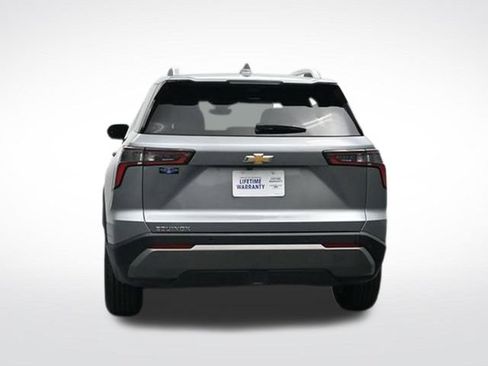 Used 2025 Chevrolet Equinox LT w/ Convenience Package II FWD image 4