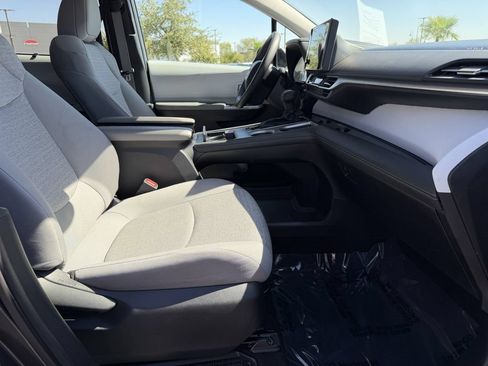 Certified 2025 Toyota Sienna LE FWD image 15