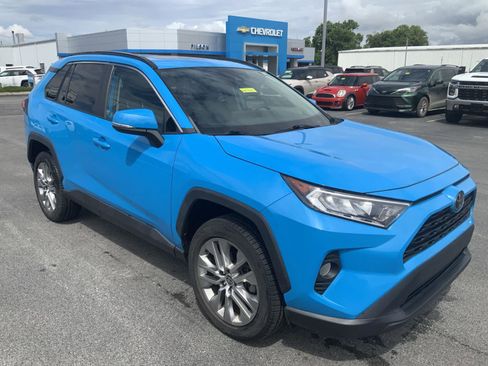Used 2021 Toyota RAV4 XLE Premium FWD image 2