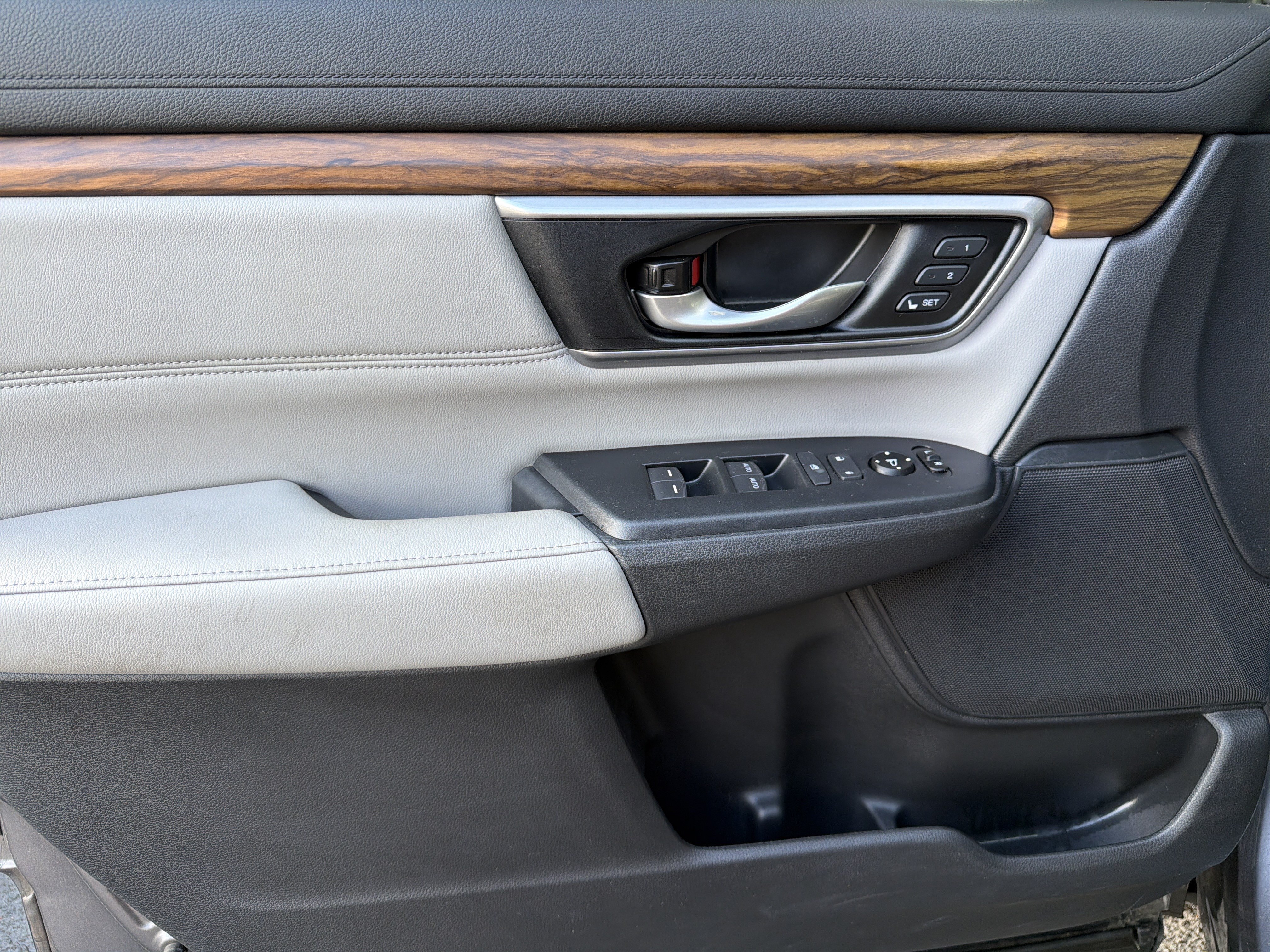 Used 2018 Honda CR-V Touring image 13