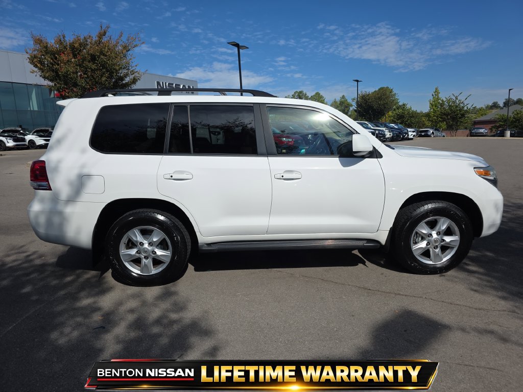 Used 2011 Toyota Land Cruiser w/ Upgrade Pkg AWD/4WD image 11