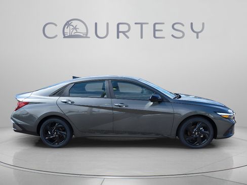 New 2026 Hyundai Elantra SEL Sport FWD image 6