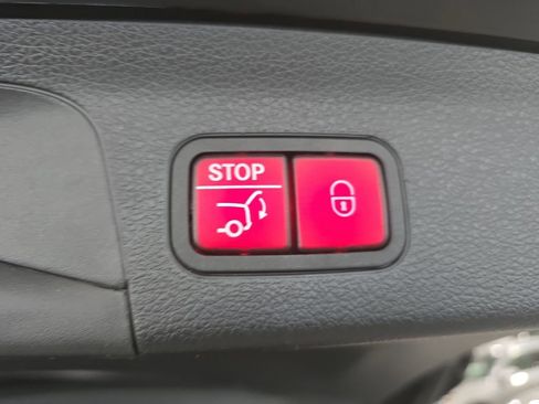 Used 2024 Mercedes-Benz GLS 450 4MATIC image 30