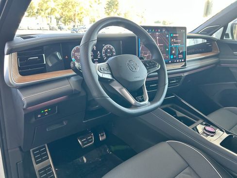 New 2026 Volkswagen Tiguan SEL R-Line image 13