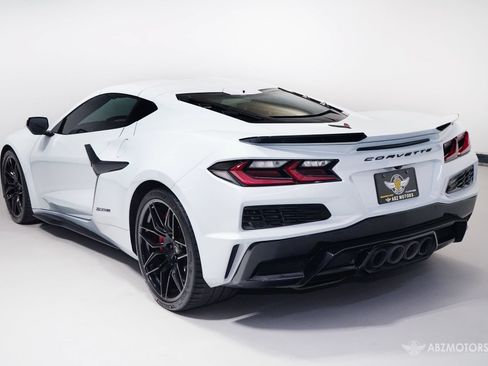 Used 2024 Chevrolet Corvette Z06 w/ Stealth Interior Trim Package RWD image 6