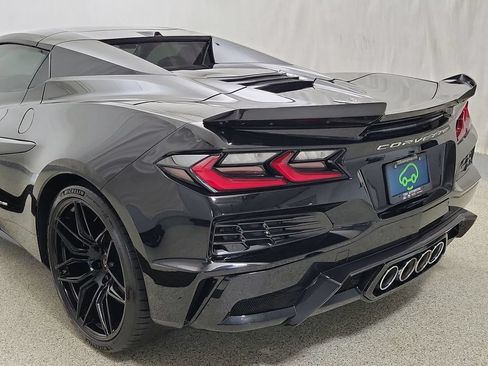 Certified 2023 Chevrolet Corvette Z06 w/ Chrome Exterior Badge Package RWD image 8