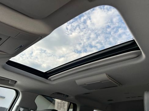 Used 2015 GMC Yukon Denali w/ Open Road Package image 32