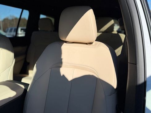 New 2025 Jeep Grand Cherokee L Limited w/ Trailer Tow Package image 15