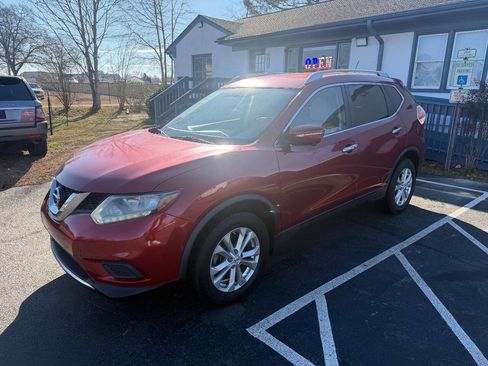Used 2015 Nissan Rogue SV w/ SV Premium Package image 1