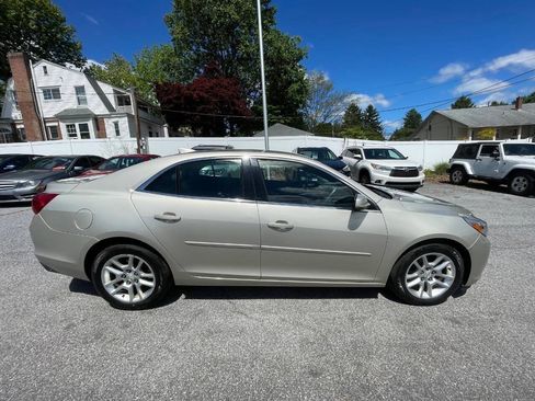 Used 2015 Chevrolet Malibu LT w/ Power Convenience Package FWD image 5