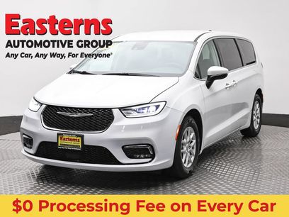 Used 2023 Chrysler Pacifica Touring-L