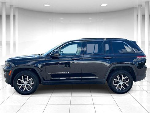 Used 2025 Jeep Grand Cherokee Limited w/ Luxury Tech Group II AWD/4WD image 6
