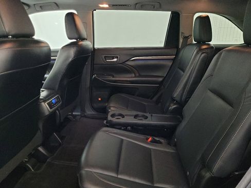 Used 2014 Toyota Highlander Limited AWD/4WD image 18