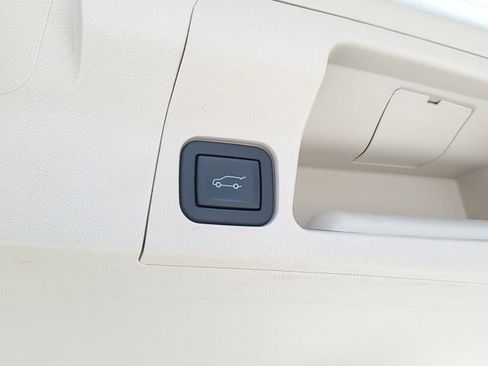 Certified 2023 GMC Acadia Denali w/ Denali Ultimate Package image 10