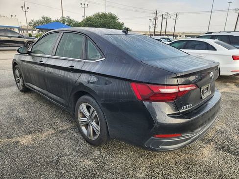 Used 2022 Volkswagen Jetta SE image 4