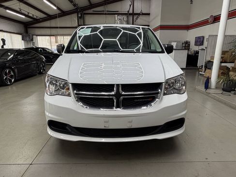 Used 2018 Dodge Grand Caravan SE FWD image 6