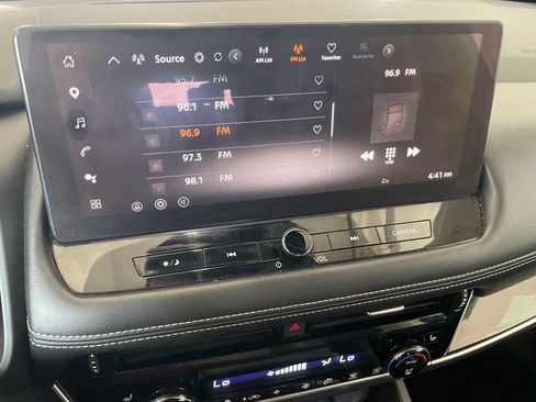 Certified 2025 Nissan Rogue SL AWD/4WD image 15