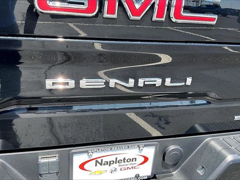 Used 2023 GMC Sierra 1500 Denali w/ Technology Package AWD/4WD image 9