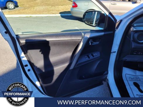 Used 2015 Toyota RAV4 XLE image 15